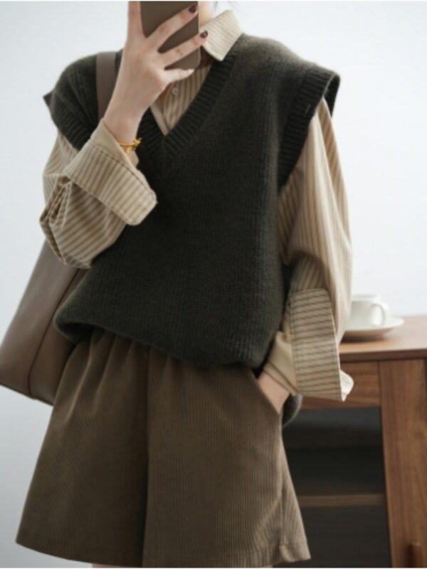 Solid V Neck Knitted Vest - Image 4