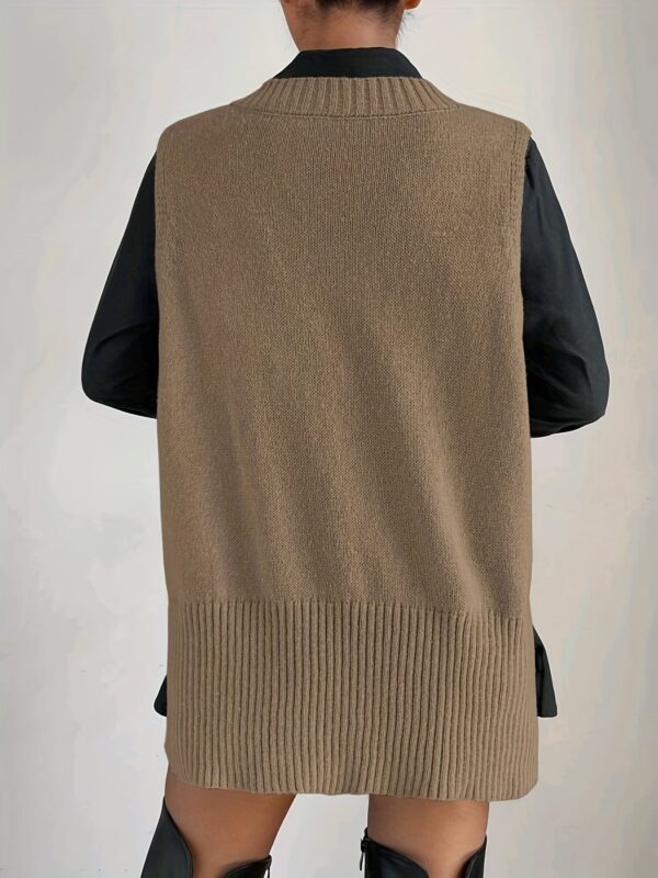 Plus Size Women's Solid V Neck Casual Sweater Vest - Image 5